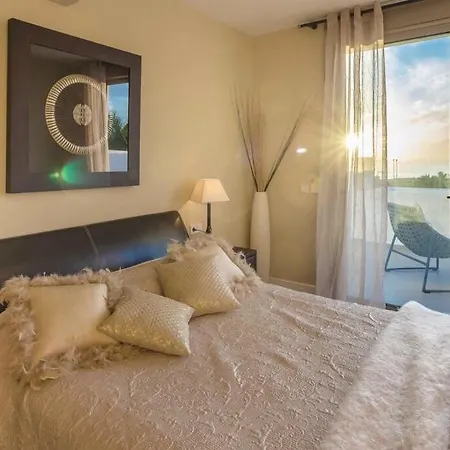 La Caleta Sleeps 6 With Pool Air Con And Wifi Villa *